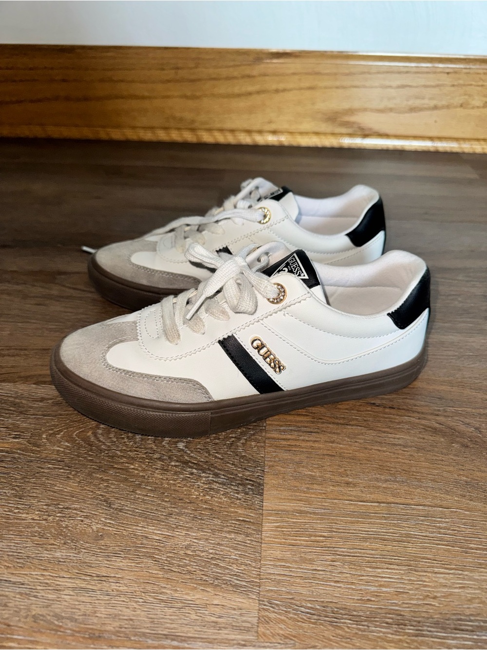 GUESS Woman’s White, Black and Gray Low-Top Sneakers